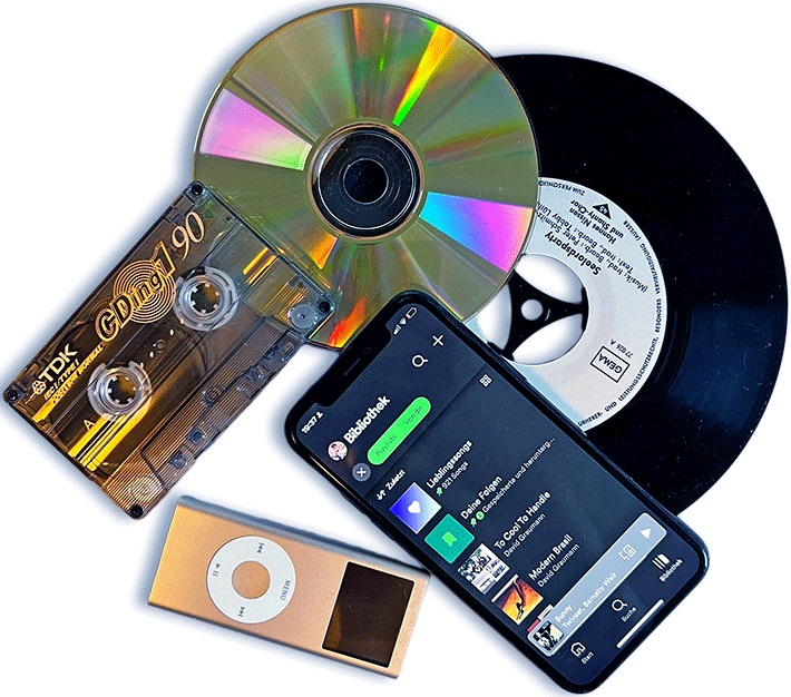 Ensemble aus Audiomedien: Platte, Kassette, DVD, mp3-Player, Smartphone © David Graumann