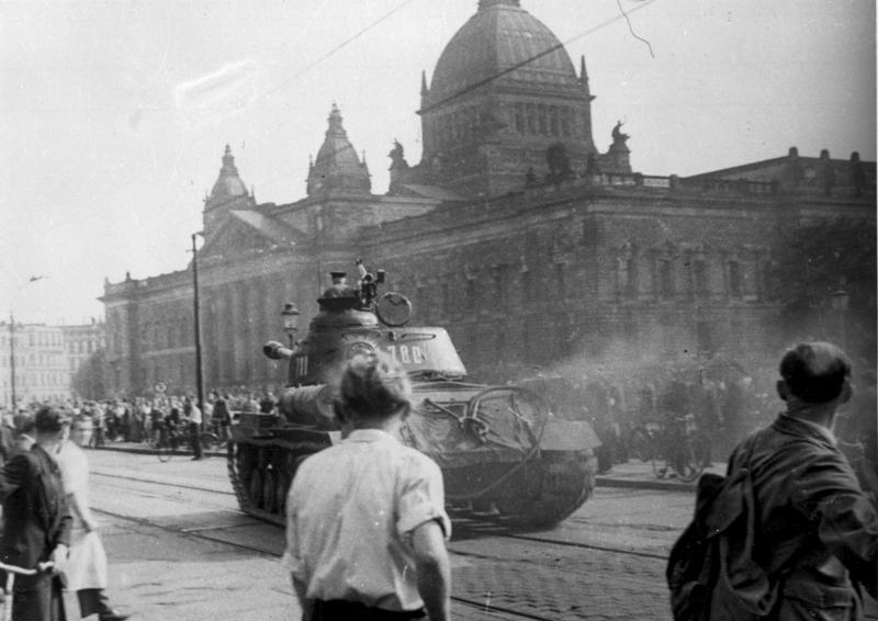 Panzer vor Reichsgericht Leipzig am 17. Juni © Bundesarchiv, B 285 Bild-14676 / Autor unbekannt / CC-BY-SA 3.0